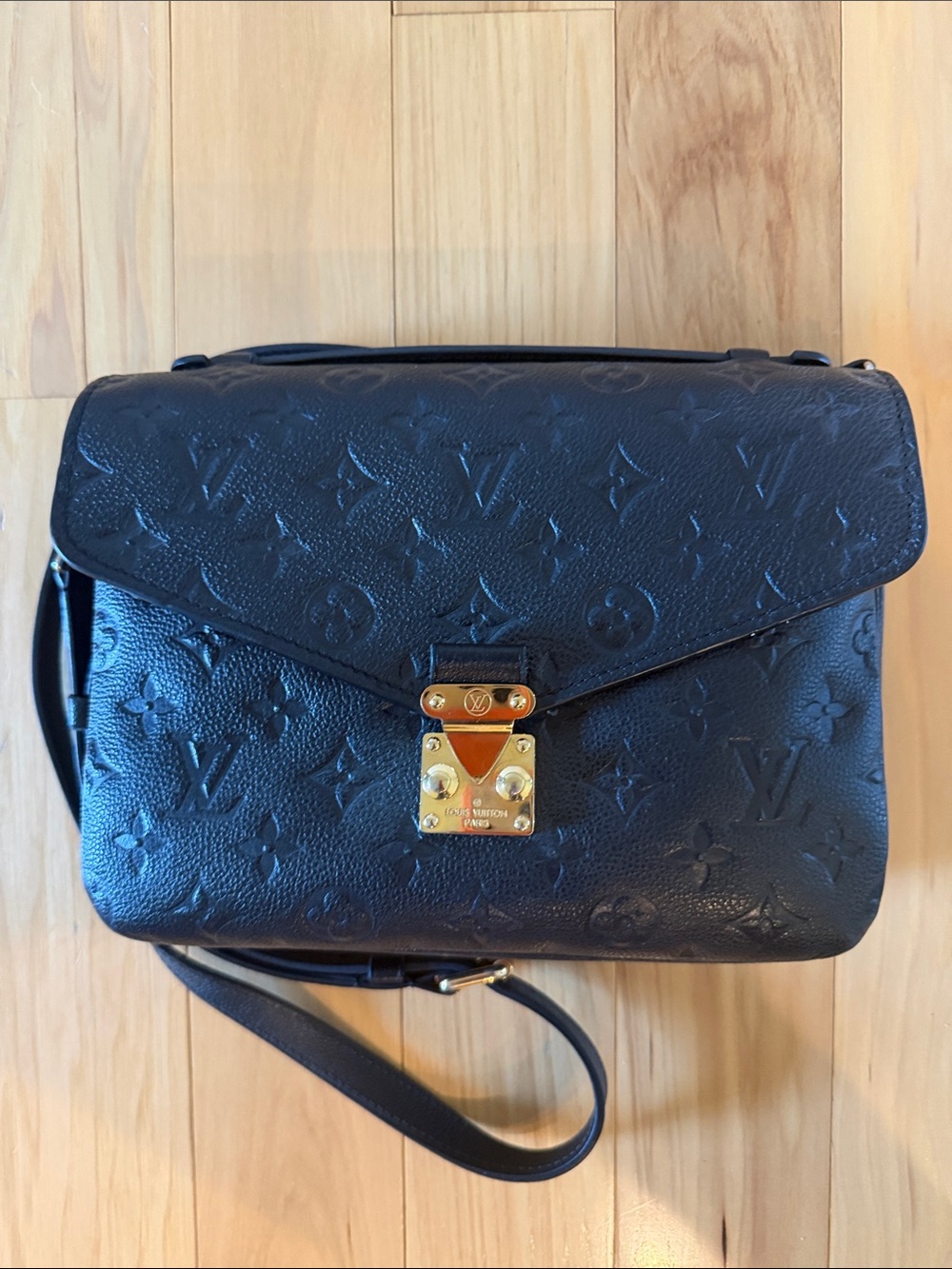 Louis Vuitton Black Empreinte Pochette Metis Crossbody Bag with Gold Hardware